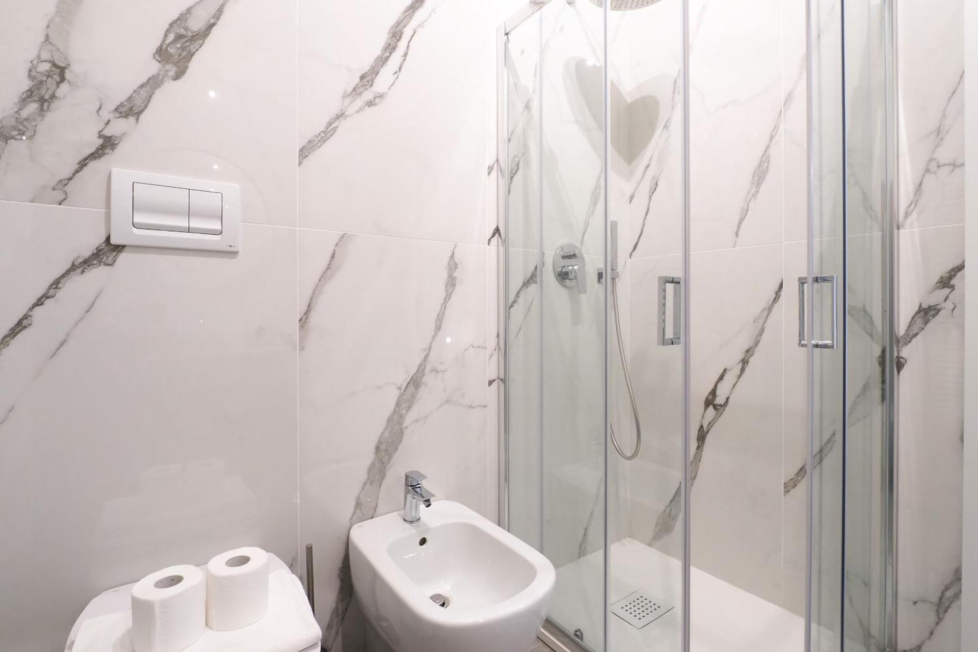 Mila Apartments Fiera Milan Luaran gambar