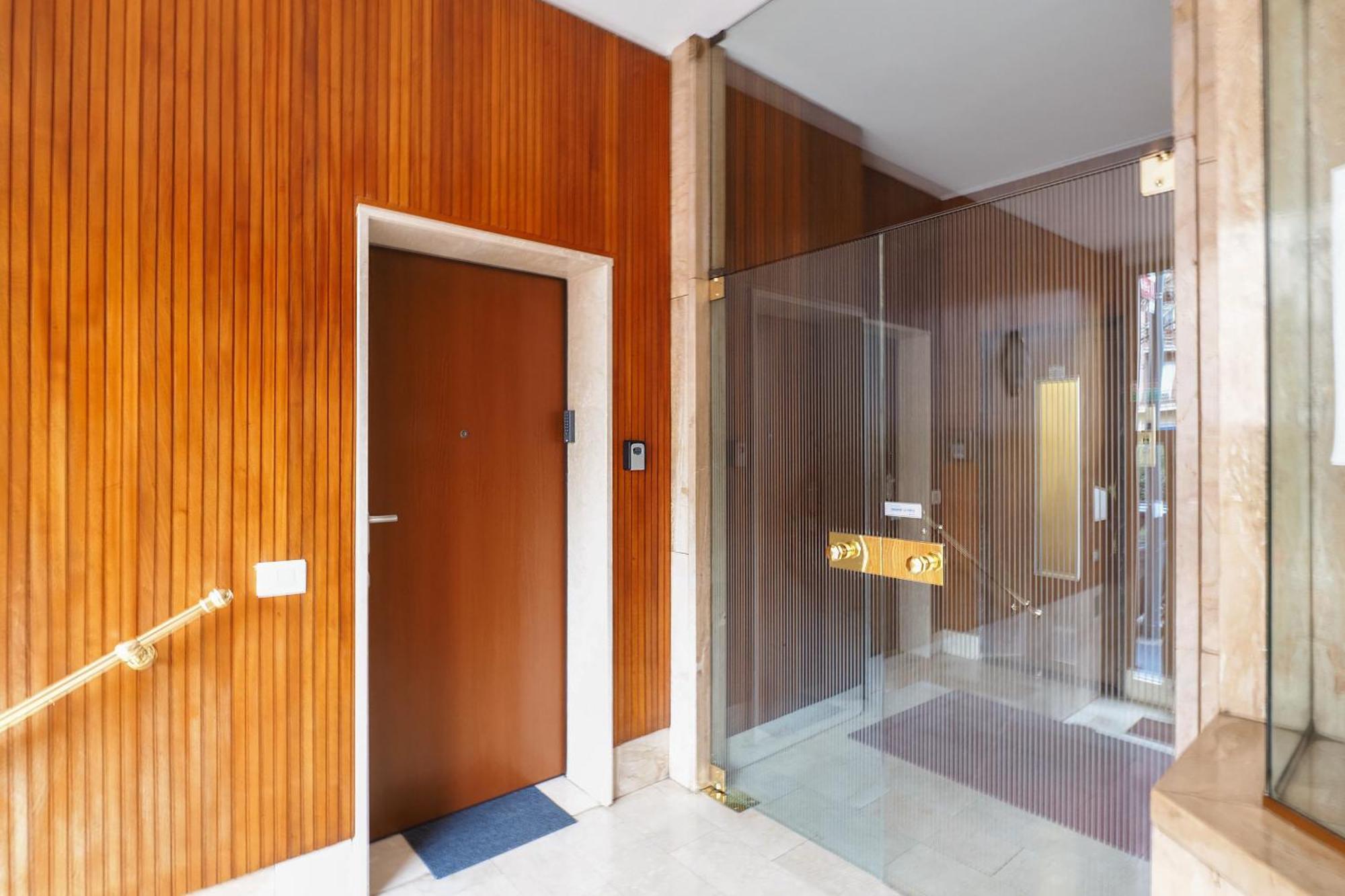 Mila Apartments Fiera Milan Luaran gambar