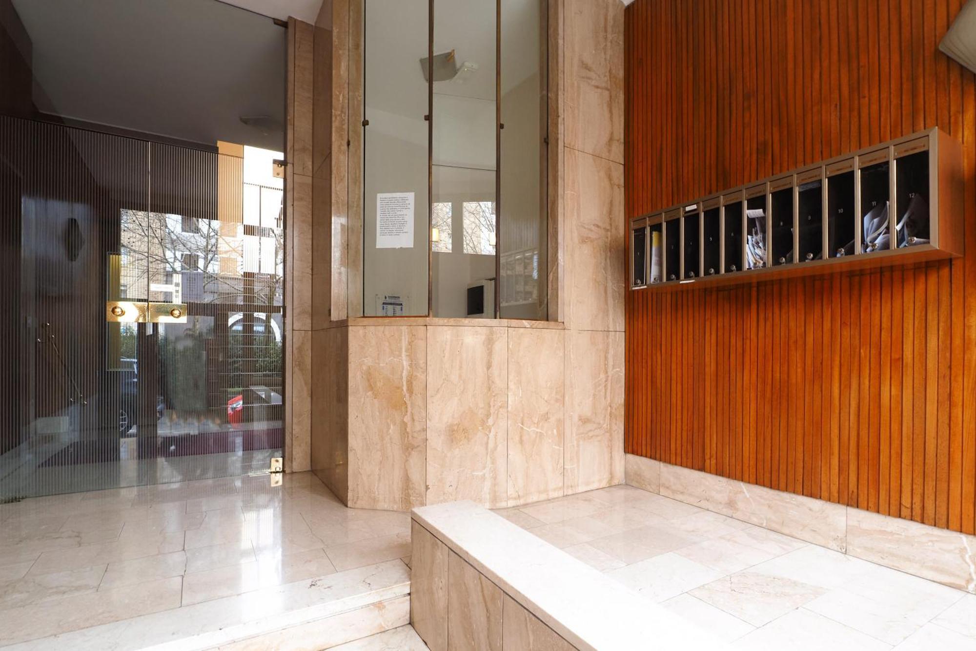 Mila Apartments Fiera Milan Luaran gambar